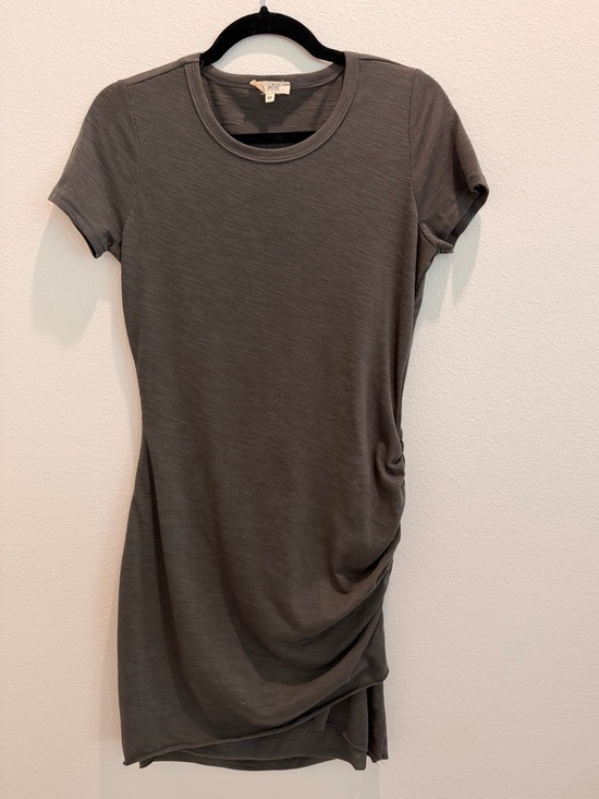 LA MIEL Dresses & Skirts - LA MIEL Short Sleeve Ruched Gray T-Shirt Dress
